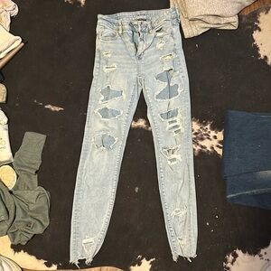 american eagle light wash ripped skinney jeans